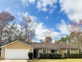 8236 Weybridge Dr in Jacksonville, FL - Building Photo