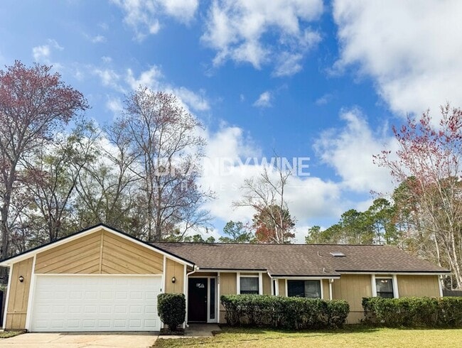 8236 Weybridge Dr