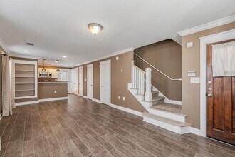 1725 Harvey Mitchell Pkwy S in College Station, TX - Building Photo - Building Photo