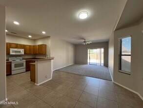 10245 E Kiva Ave in Mesa, AZ - Building Photo - Building Photo