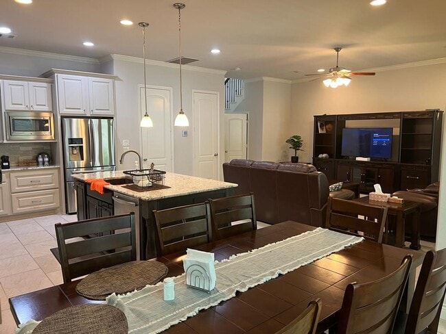 property at 43 Daffodil Meadow Pl