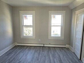 465 Burritt St in New Britain, CT - Building Photo - Building Photo