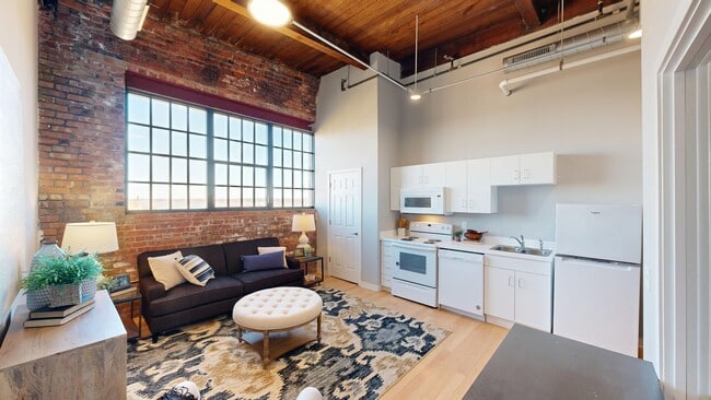 812 Lofts in Peoria, IL - Foto de edificio - Building Photo