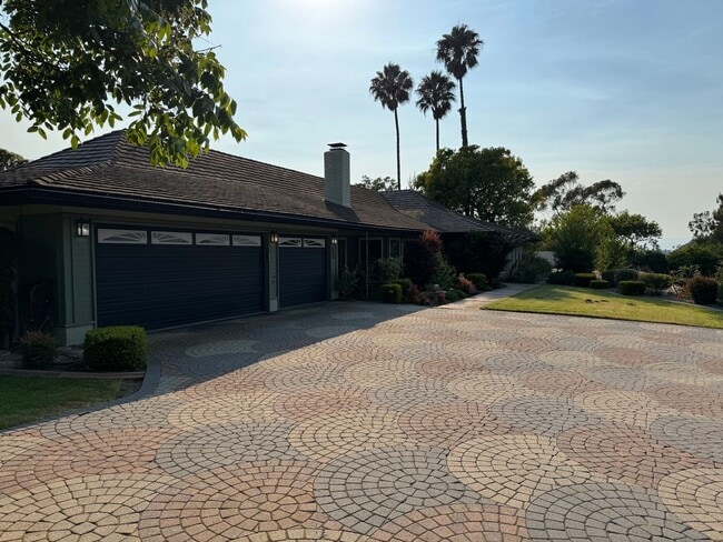 property at 620 Trueno Ave
