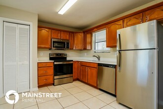 1105 NE 12th St in Cape Coral, FL - Building Photo - Building Photo