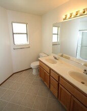 9085 Hamatani Ct in Elk Grove, CA - Building Photo - Building Photo