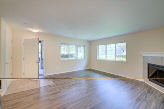 11306 124th Ave NE, Unit 101 in Kirkland, WA - Building Photo - Building Photo