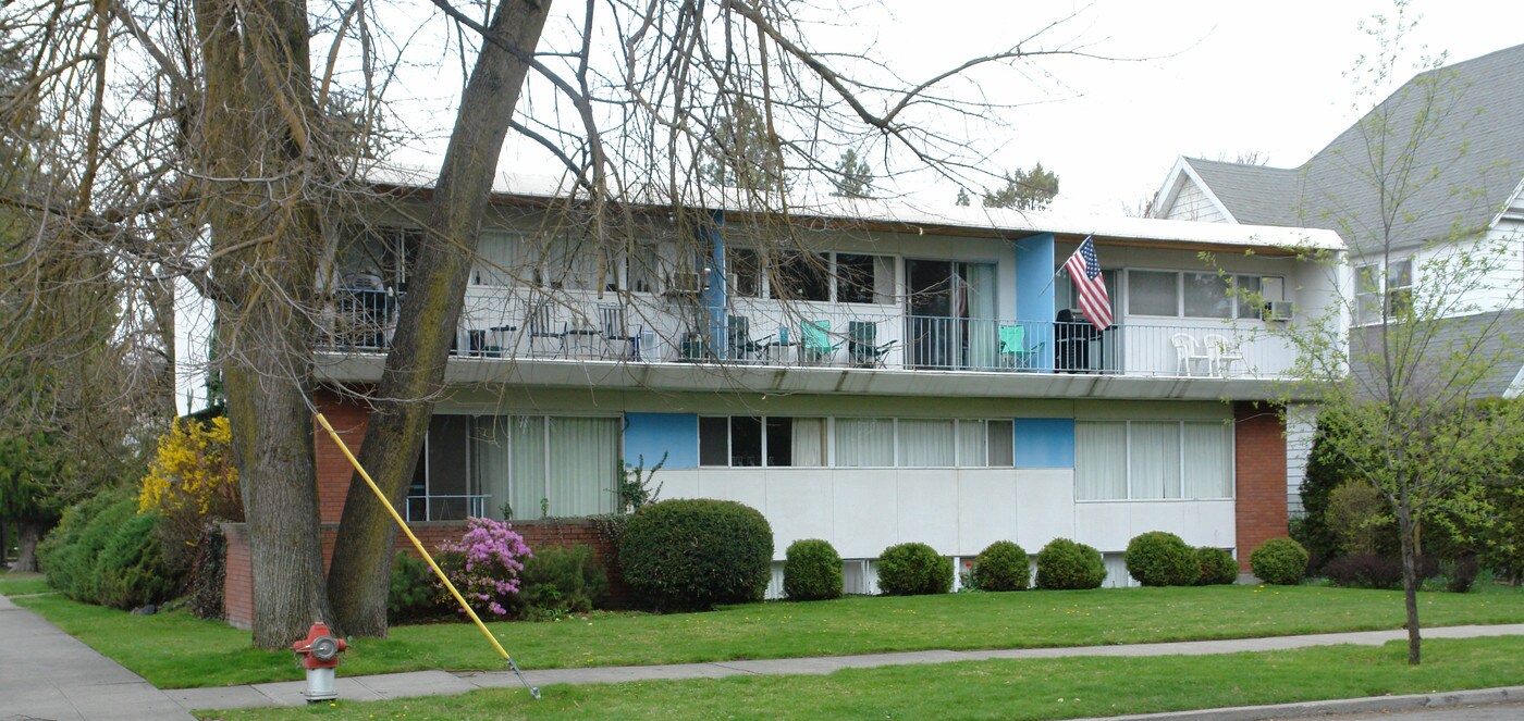 151 S Spruce St in Spokane, WA - Foto de edificio