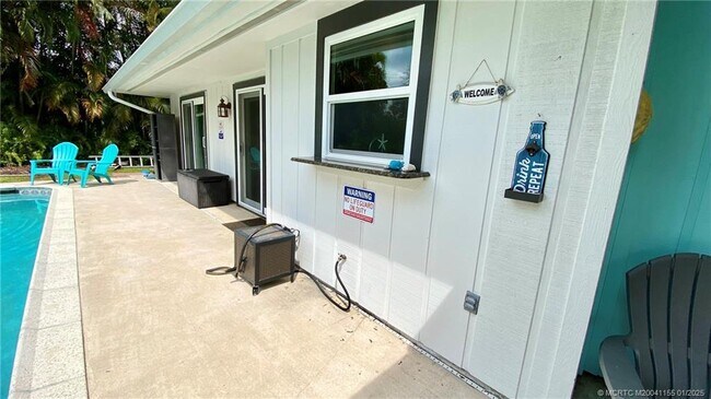 323 SW Ridge Ln in Stuart, FL - Building Photo - Building Photo