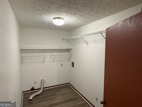 2451 Nugget Dr SW in Conyers, GA - Foto de edificio - Building Photo