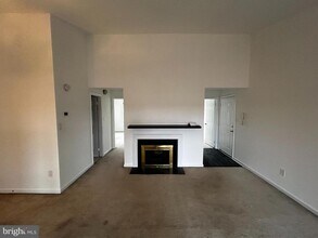 549 Colecroft Ct in Alexandria, VA - Building Photo - Building Photo