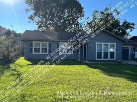 695 Peyton Dr in Beaumont, TX - Building Photo