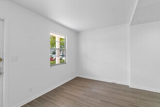 1007 Rexford A in Boca Raton, FL - Building Photo - Building Photo