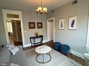 624 Maryland Ave NE in Washington, DC - Building Photo - Building Photo