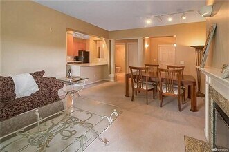 10042 Main St, Unit 210 in Bellevue, WA - Building Photo - Building Photo