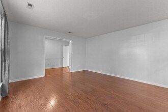 6257 Lakehaven Dr in Fayetteville, NC - Building Photo - Building Photo