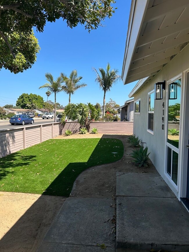 4190 Clairemont Dr in San Diego, CA - Building Photo - Building Photo