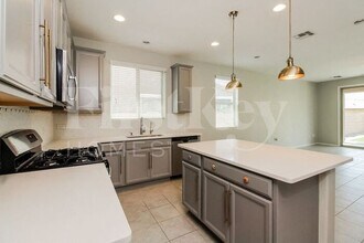 7146 S Paseo Monte de Oro in Tucson, AZ - Building Photo - Building Photo