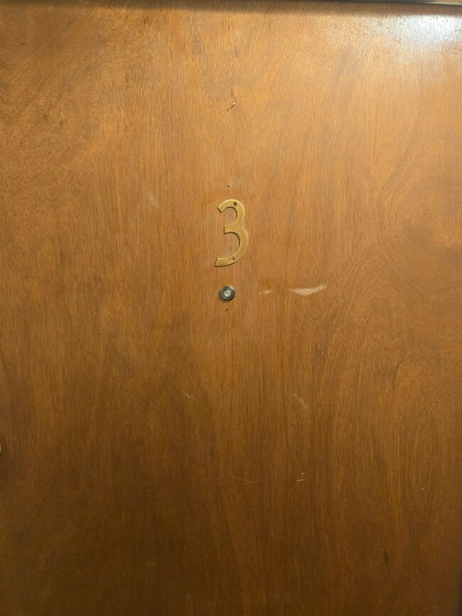 612 N Center St, Unit 3 in Collinsville, IL - Foto de edificio - Building Photo