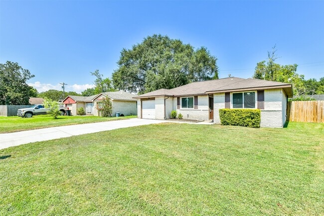 515 Bellmar Ln in Friendswood, TX - Building Photo - Building Photo