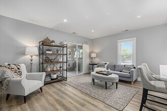211 S Pleasant St, Unit 2 in Royal Oak, MI - Building Photo - Building Photo