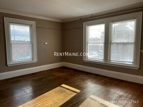 145 Union St in Bangor, ME - Foto de edificio - Building Photo