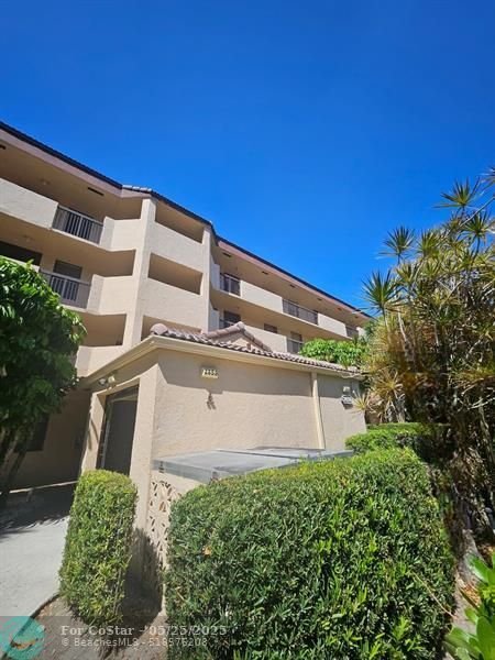 2659 Carambola Cir N in Coconut Creek, FL - Building Photo - Building Photo
