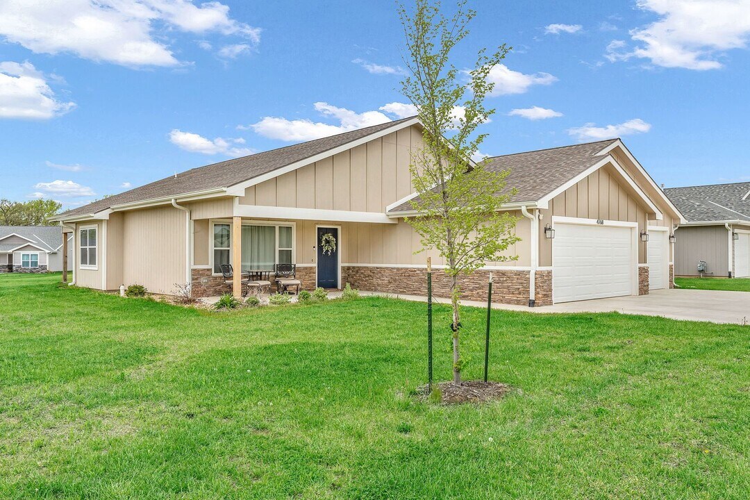 4768 Jackies Way in Manhattan, KS - Building Photo