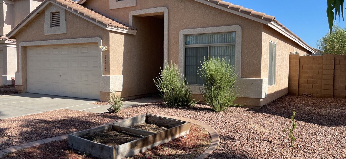 12710 W Ash St in El Mirage, AZ - Building Photo