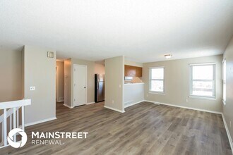 4214 S Halifax Way in Aurora, CO - Building Photo - Building Photo