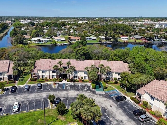 815 Boynton Beach Blvd in Boynton Beach, FL - Foto de edificio - Building Photo