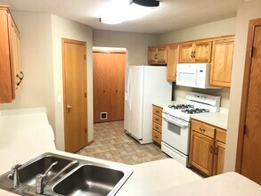 12357 Zealand Ave N in Champlin, MN - Building Photo - Building Photo