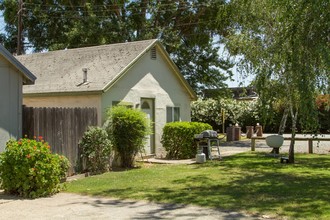 1378-1394 State Highway 99 in Gridley, CA - Foto de edificio - Building Photo