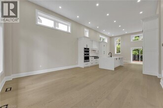 2091 Bridge Rd in Oakville, ON - Building Photo - Building Photo