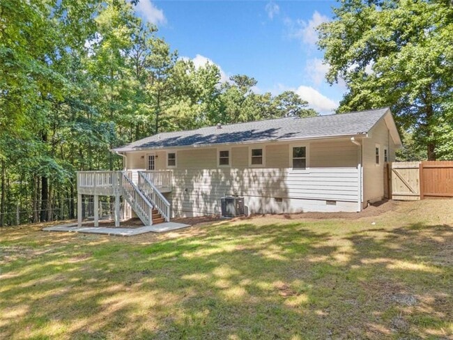 6147 Allen Ivey Rd in Mableton, GA - Foto de edificio - Building Photo