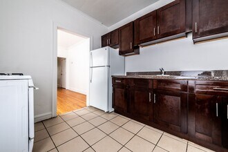 7924 S Vernon Chicago, IL 60619 in Chicago, IL - Building Photo - Building Photo