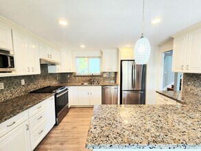 614 Ara Ln in Foster City, CA - Building Photo - Building Photo