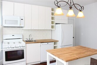 64 Brownell St in New Haven, CT - Building Photo - Building Photo
