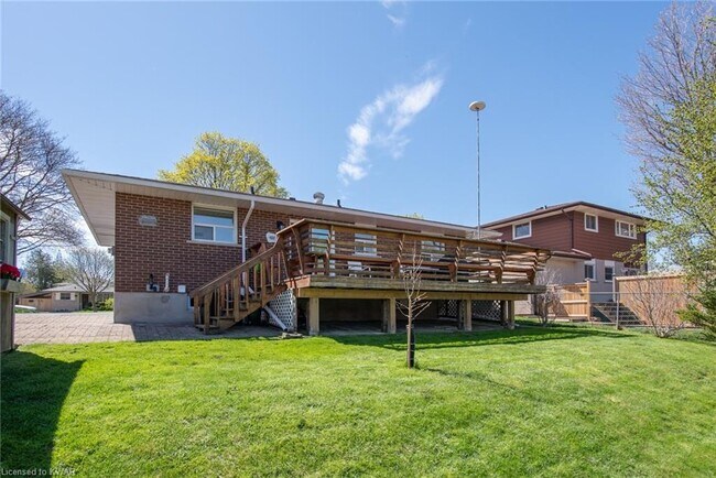 46 Laurentian Dr in Kitchener, ON - Building Photo - Building Photo