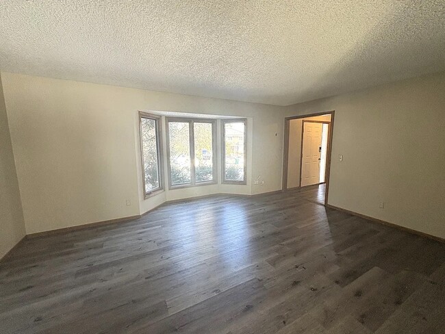 12835-12846 46th Ave N in Minneapolis, MN - Building Photo - Building Photo