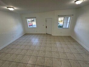 1712 SE 31st Ct in Homestead, FL - Building Photo - Building Photo