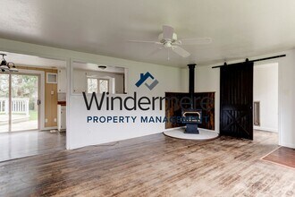 1093 W Shady Ln in Oak Harbor, WA - Building Photo - Building Photo