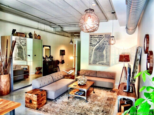 425 N Andrews Ave-Unit -203 in Fort Lauderdale, FL - Foto de edificio - Building Photo