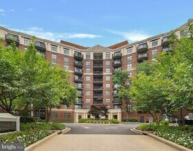 3401 38th St NW in Washington, DC - Building Photo - Building Photo