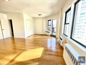 EAST 36 STREET in New York, NY - Building Photo - Building Photo