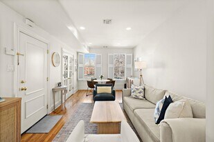 259 4th St in Hoboken, NJ - Building Photo