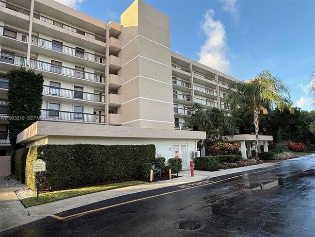 6662 Boca Del Mar Dr in Boca Raton, FL - Building Photo - Building Photo