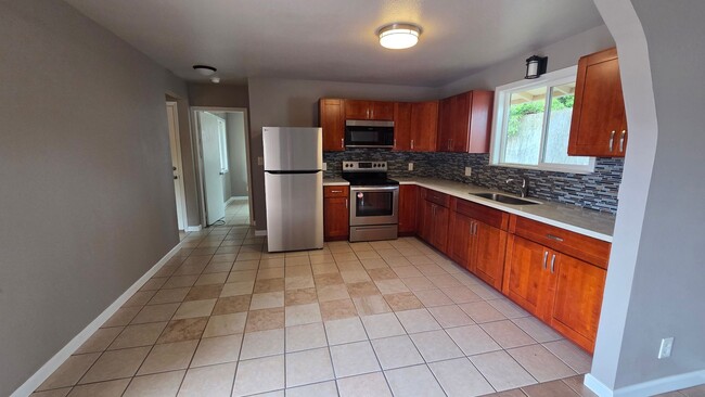 property at 190 Eleu Pl