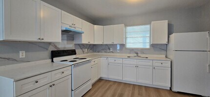 8310 N 13th St in Tampa, FL - Building Photo - Building Photo