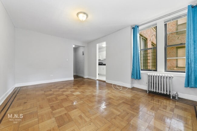 property at 86-02 Park Ln S